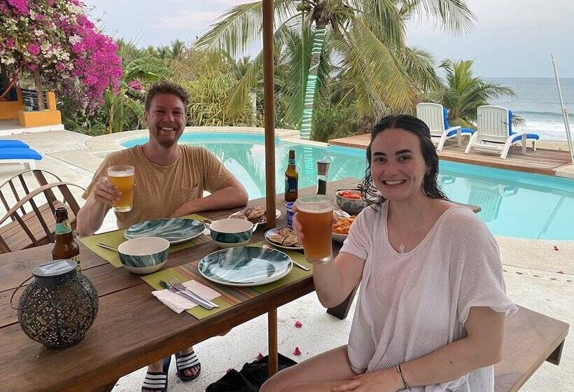 مبيت وإفطار Beachfront Paradise Boutique