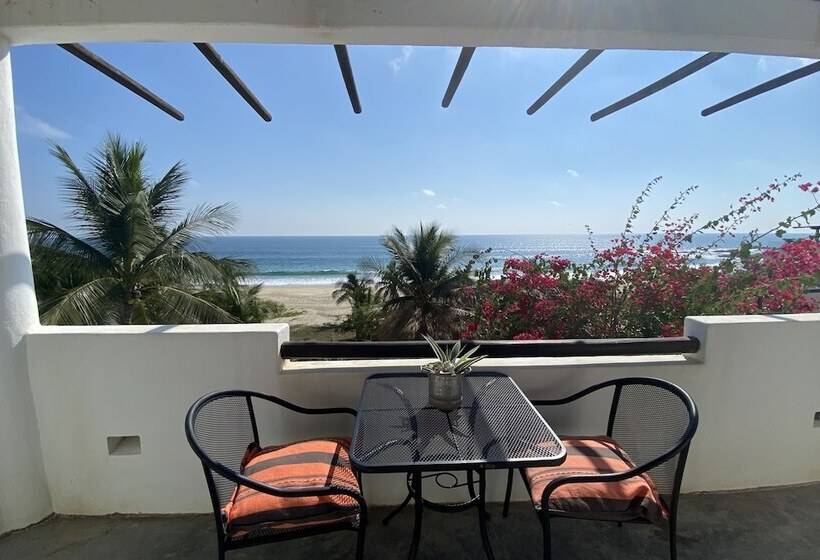 مبيت وإفطار Beachfront Paradise Boutique