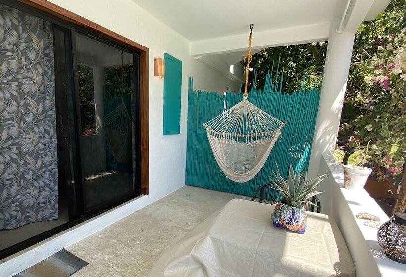 مبيت وإفطار Beachfront Paradise Boutique