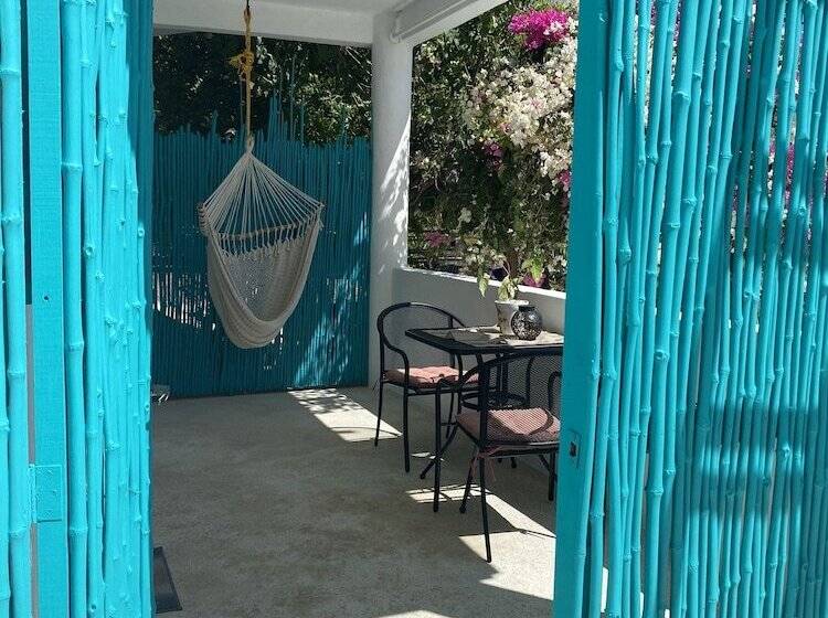 مبيت وإفطار Beachfront Paradise Boutique