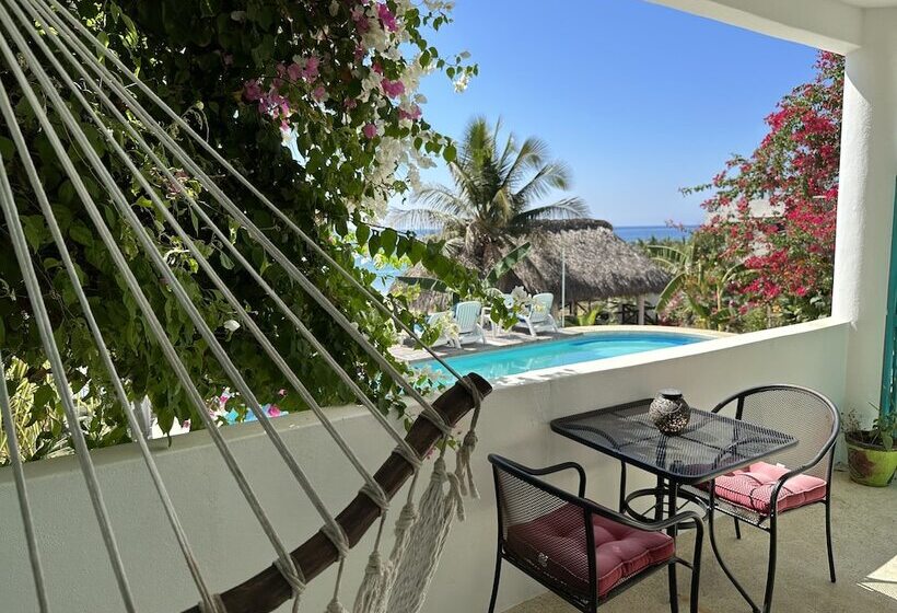 مبيت وإفطار Beachfront Paradise Boutique