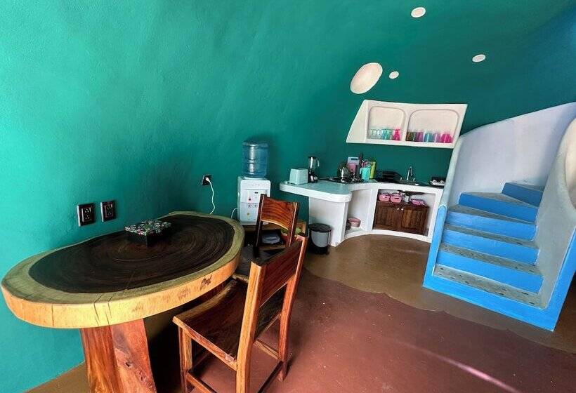 مبيت وإفطار Beachfront Paradise Boutique