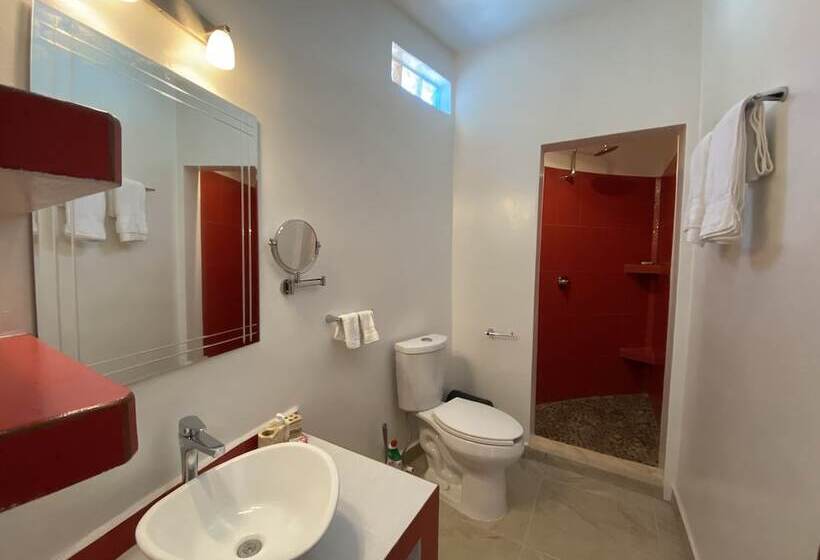 مبيت وإفطار Beachfront Paradise Boutique