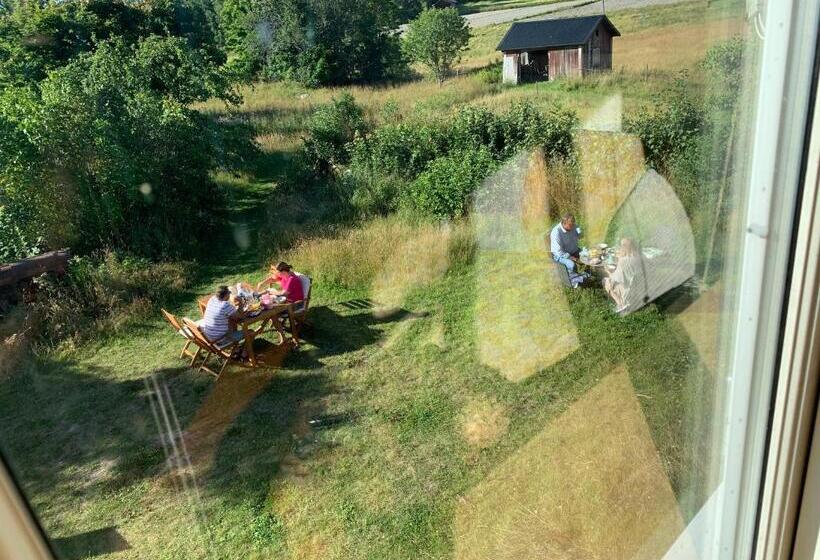 Bed and Breakfast Charming House On Large Property On Vato