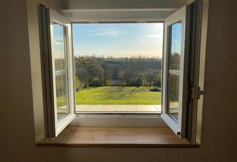 ベッドアンドブレックファースト Montaillon Chambres D Hôtes