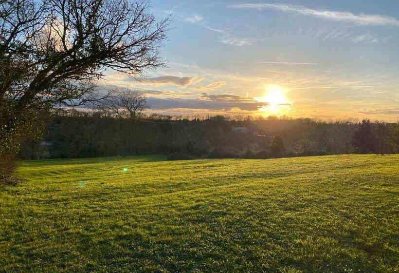 ベッドアンドブレックファースト Montaillon Chambres D Hôtes