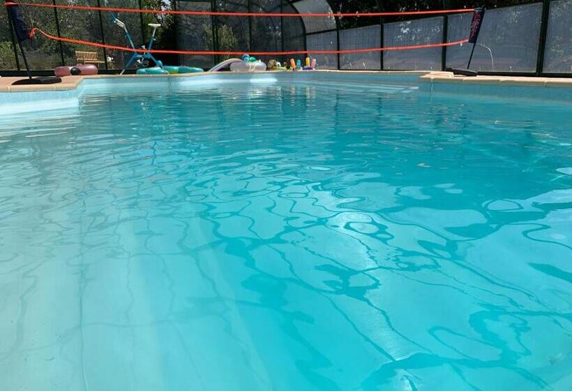 ベッドアンドブレックファースト Montaillon Chambres D Hôtes