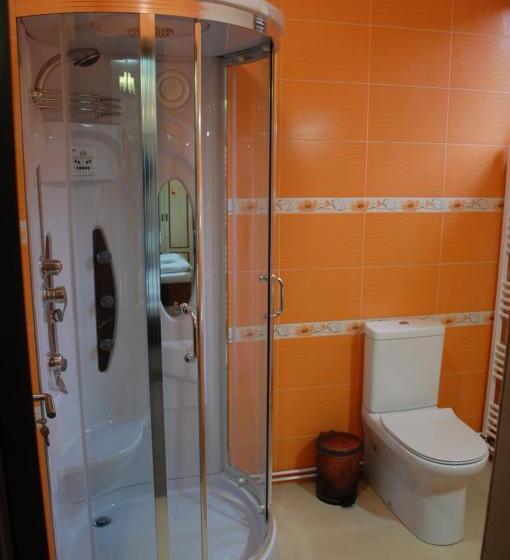 住宿加早餐  Pensiunea Iulia