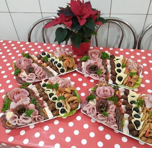 住宿加早餐  Pensiunea Iulia