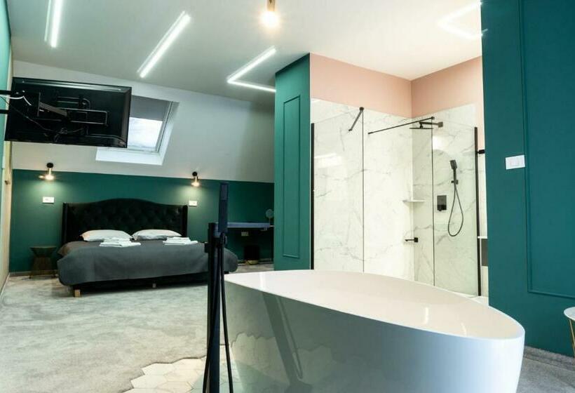 مبيت وإفطار Pensiunea Qubik Praid