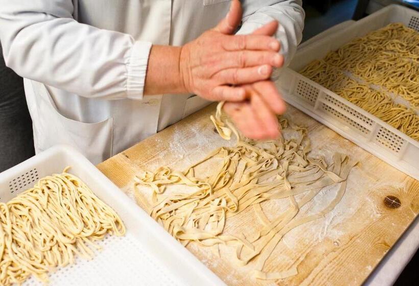 مبيت وإفطار Turchi Farm   Locanda Della Luna & Antico Frantoio