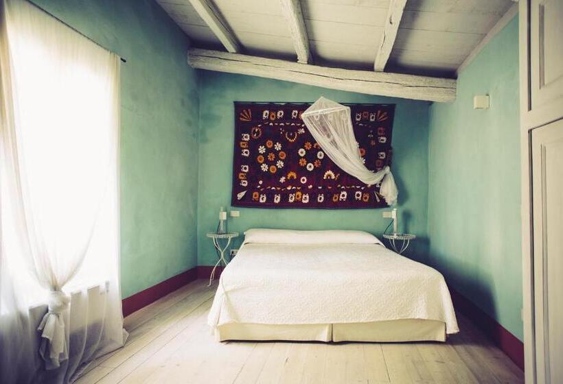 مبيت وإفطار Turchi Farm   Locanda Della Luna & Antico Frantoio