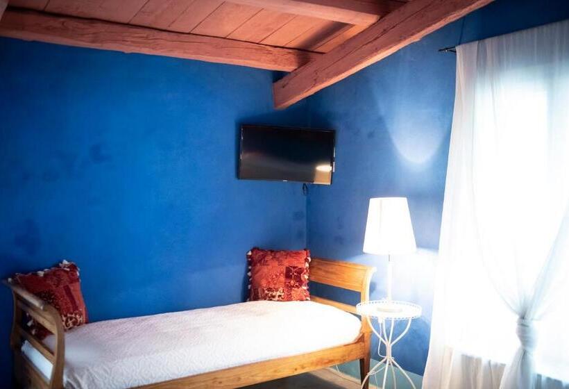 مبيت وإفطار Turchi Farm   Locanda Della Luna & Antico Frantoio