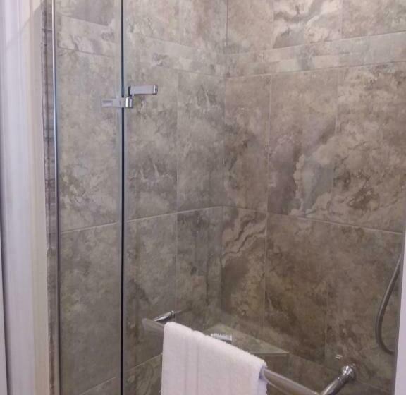 Chestnut Lane Bed And Breakfast