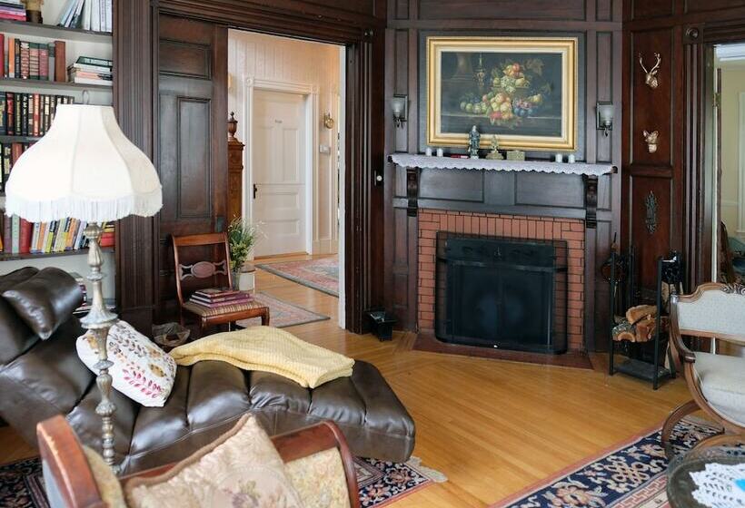 Guilford Bed And Breakfast