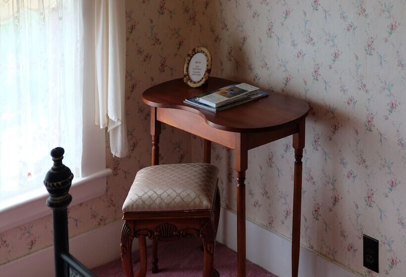 Guilford Bed And Breakfast