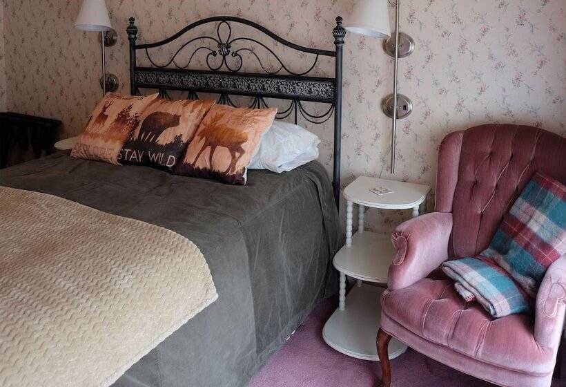 Guilford Bed And Breakfast