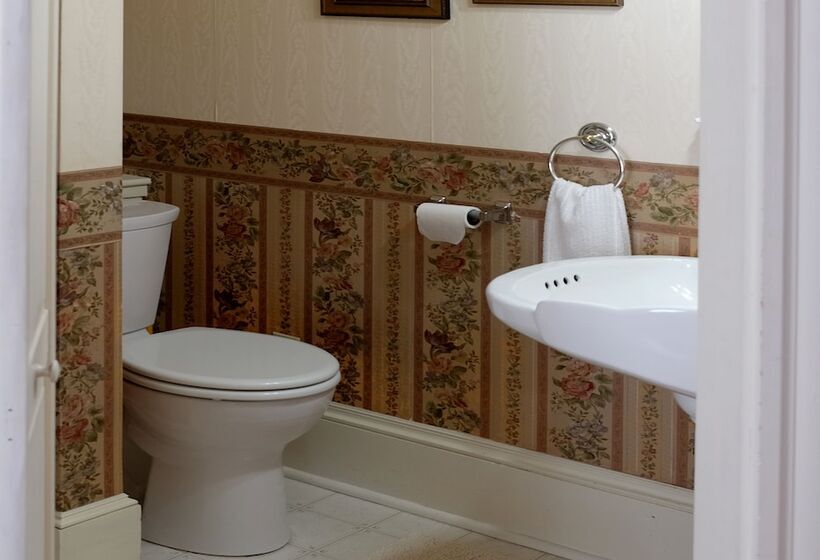 Guilford Bed And Breakfast