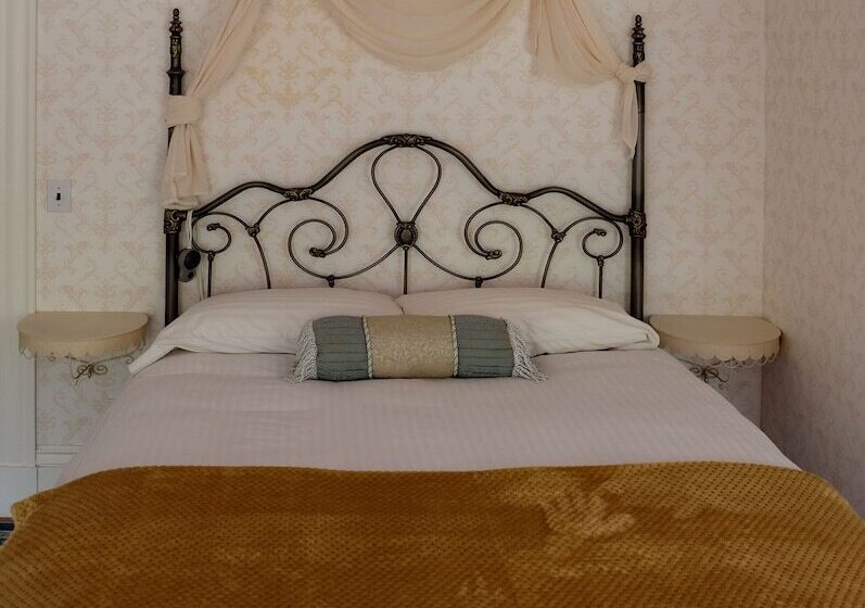 Guilford Bed And Breakfast