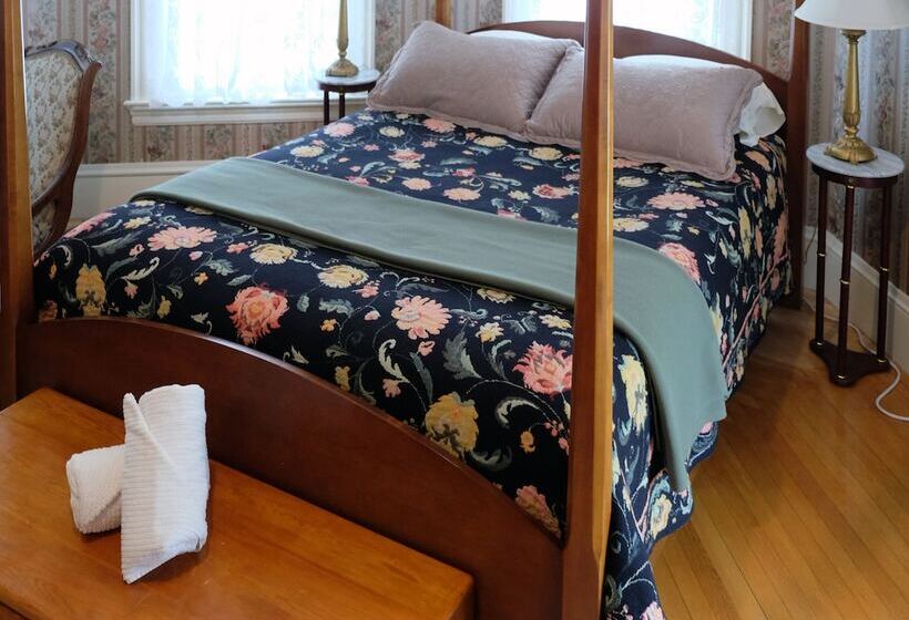 Guilford Bed And Breakfast