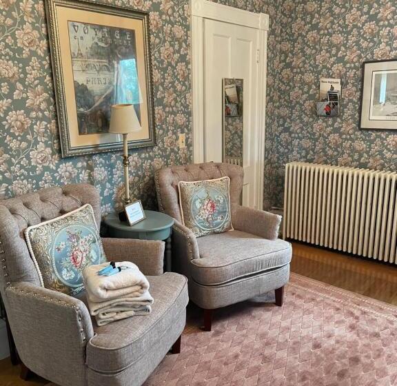 Guilford Bed And Breakfast