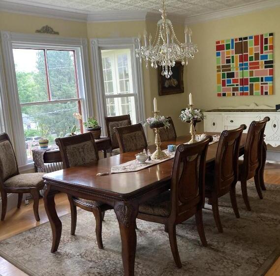 Guilford Bed And Breakfast