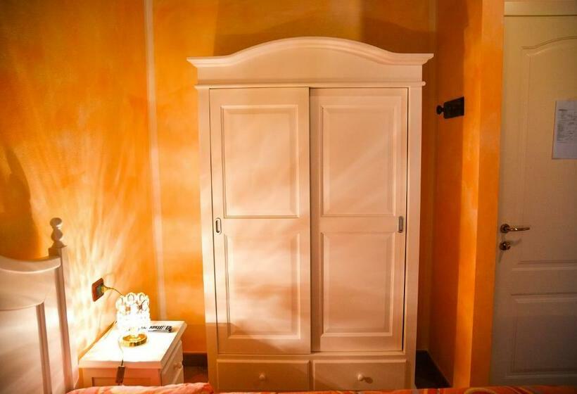 فندق Agriturismo La Rebosola