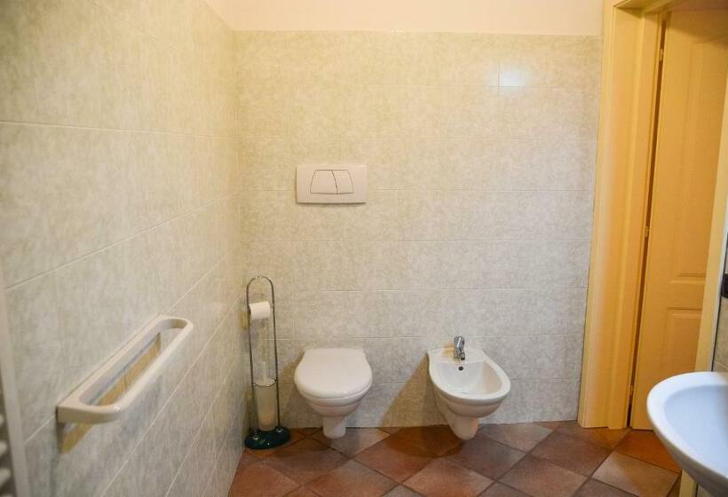 فندق Agriturismo La Rebosola