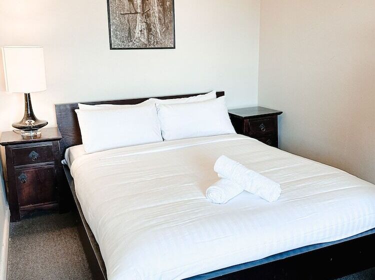 Central Hotel Stroud