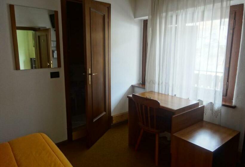 فندق Genzianella