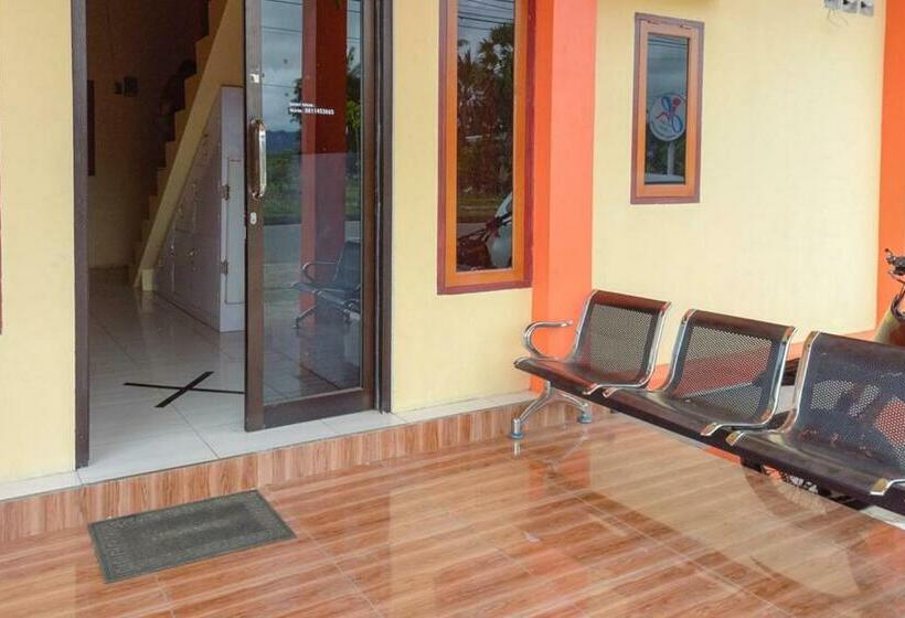 ホテル Jessy Homestay Lolak Mitra Reddoorz