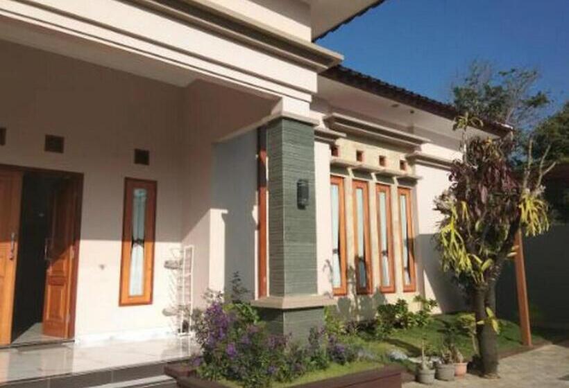 ホテル Kedai Oma Syariah Mitra Reddoorz