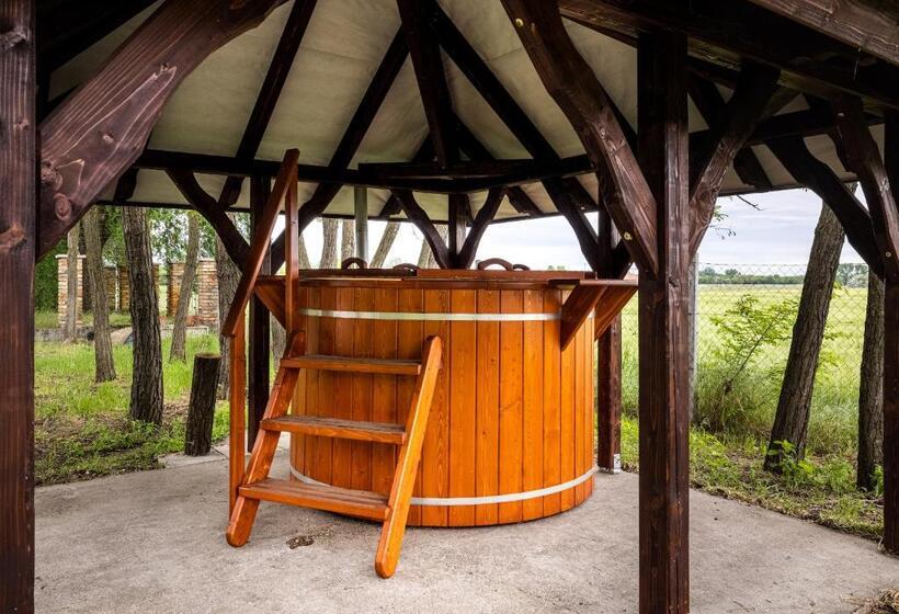 ホテル Kisparaszt Vendégház