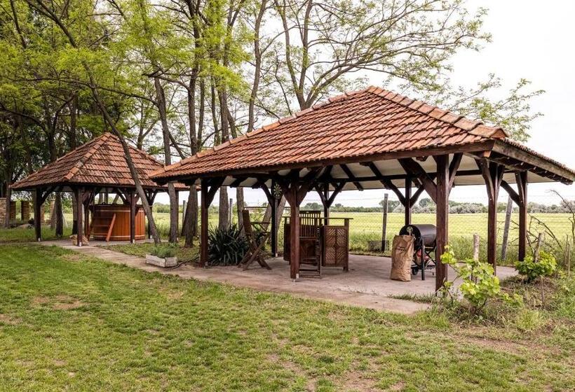 ホテル Kisparaszt Vendégház