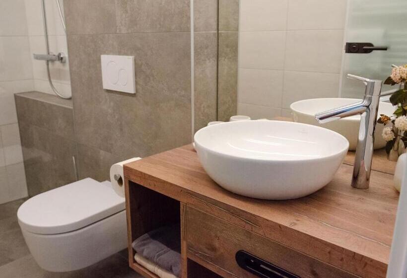 בית מלון כפרי Mitten In Der Welt   Gh Roither