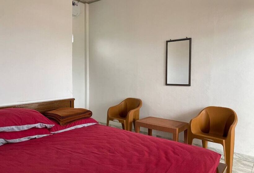 호텔 Oyo 90960 Putih Salju Homestay Syariah