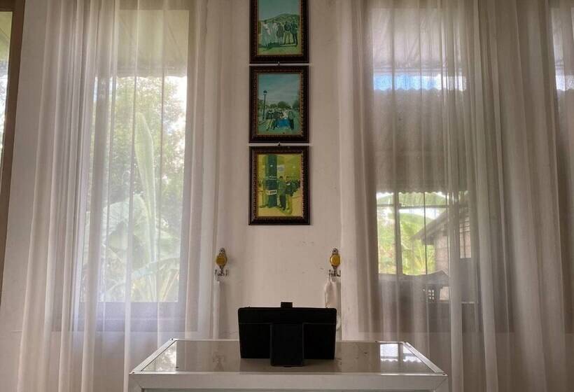 호텔 Oyo 90960 Putih Salju Homestay Syariah