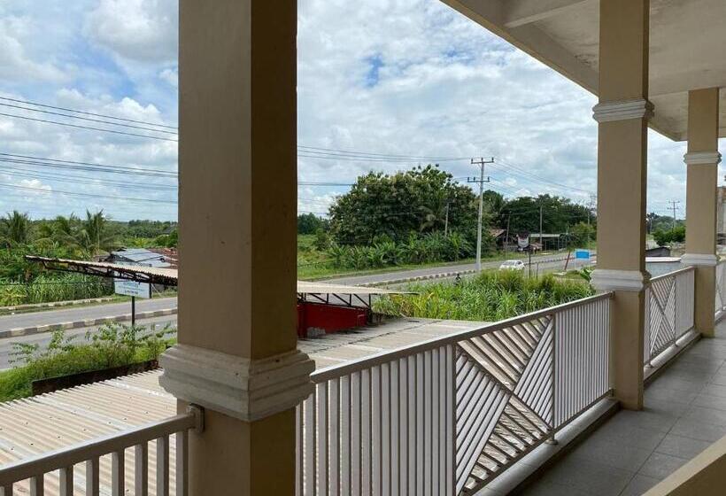 호텔 Oyo 90960 Putih Salju Homestay Syariah