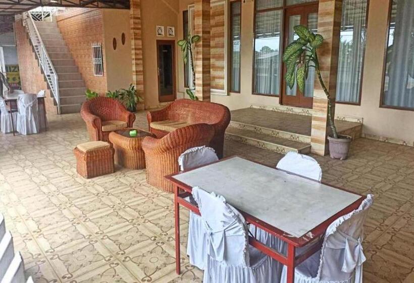 호텔 Oyo 90960 Putih Salju Homestay Syariah