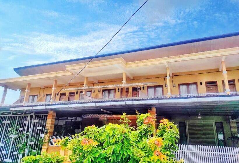 호텔 Oyo 90960 Putih Salju Homestay Syariah