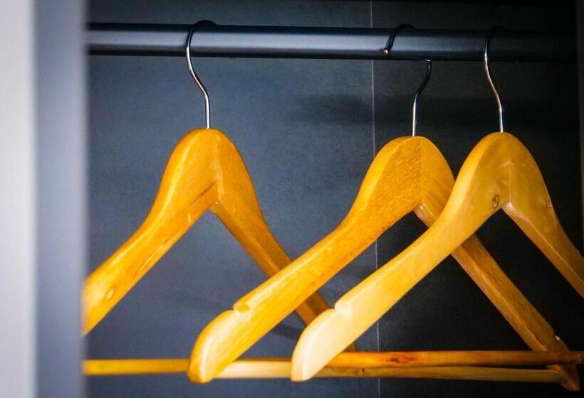 Отель Pensiunea Gradinarilor Cu Ciubăr și Stație De încărcare Electrică Auto