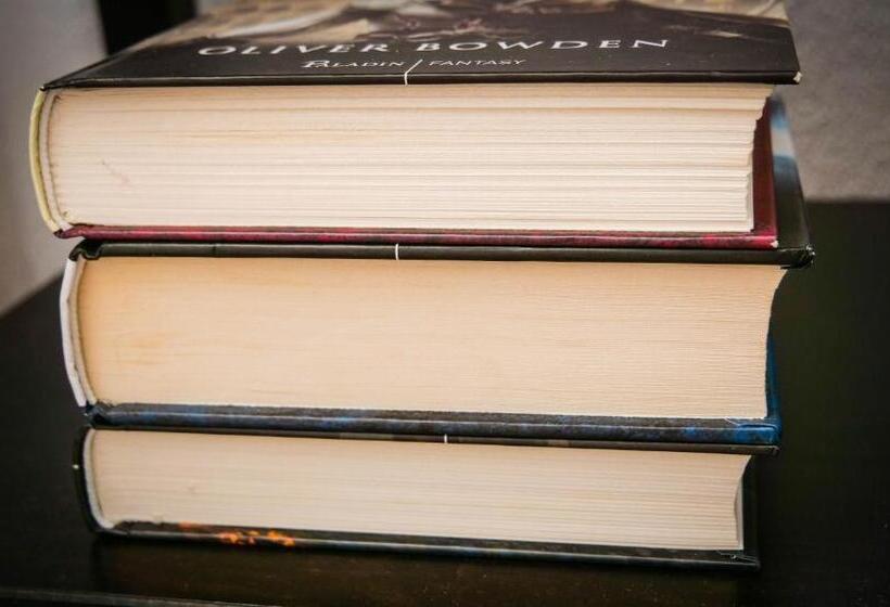 Отель Pensiunea Gradinarilor Cu Ciubăr și Stație De încărcare Electrică Auto