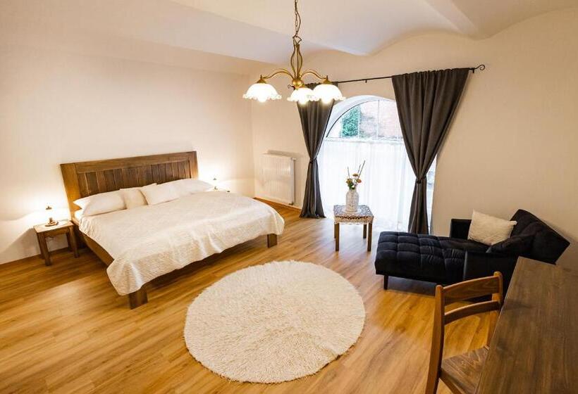 Отель Pivovar Tupadly