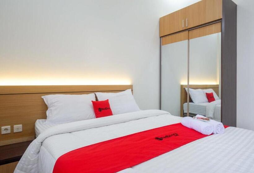 فندق Reddoorz Near Terminal Tirtonadi 2