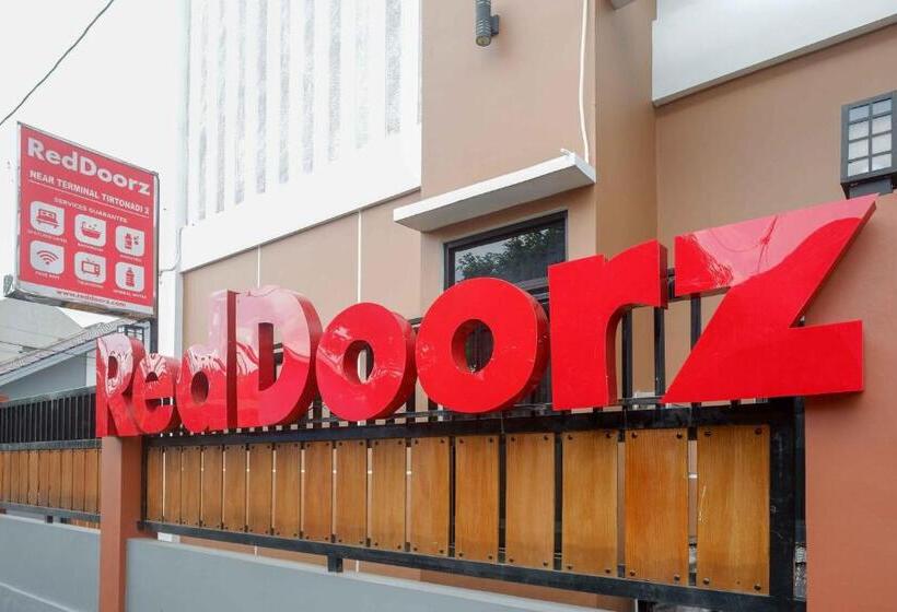 酒店 Reddoorz Near Terminal Tirtonadi 2