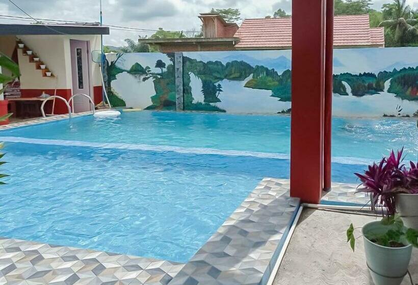 호텔 Saung Aligo Syariah Redpartner