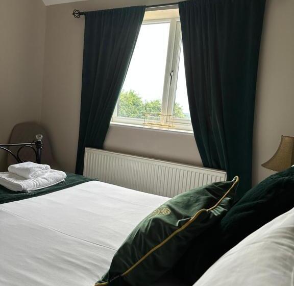 בית מלון כפרי The Bear Inn