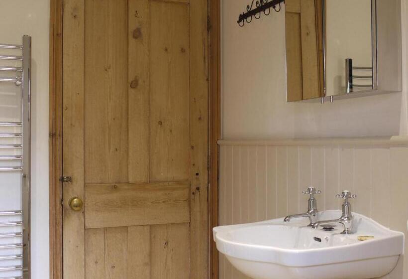 One Pelham Grove Bed & Breakfast