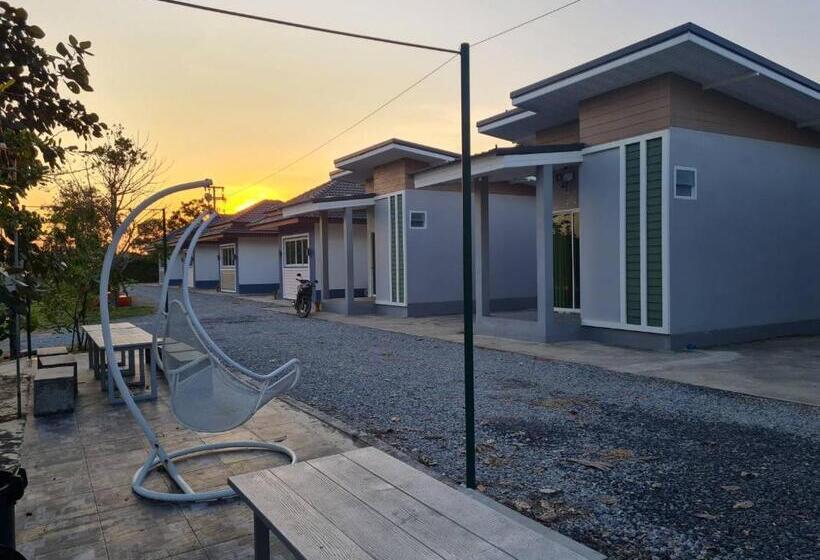 Пансион Araya Cottage