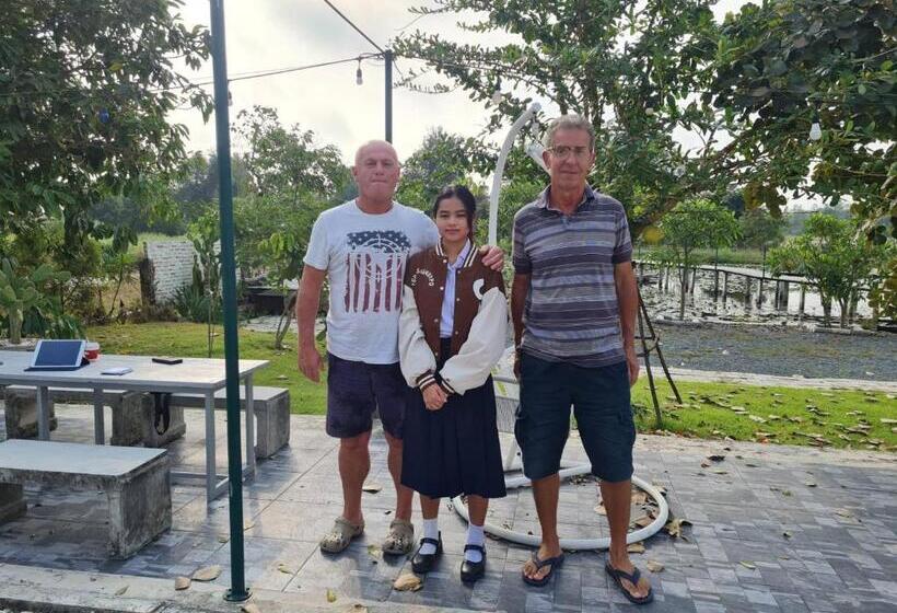 Пансион Araya Cottage